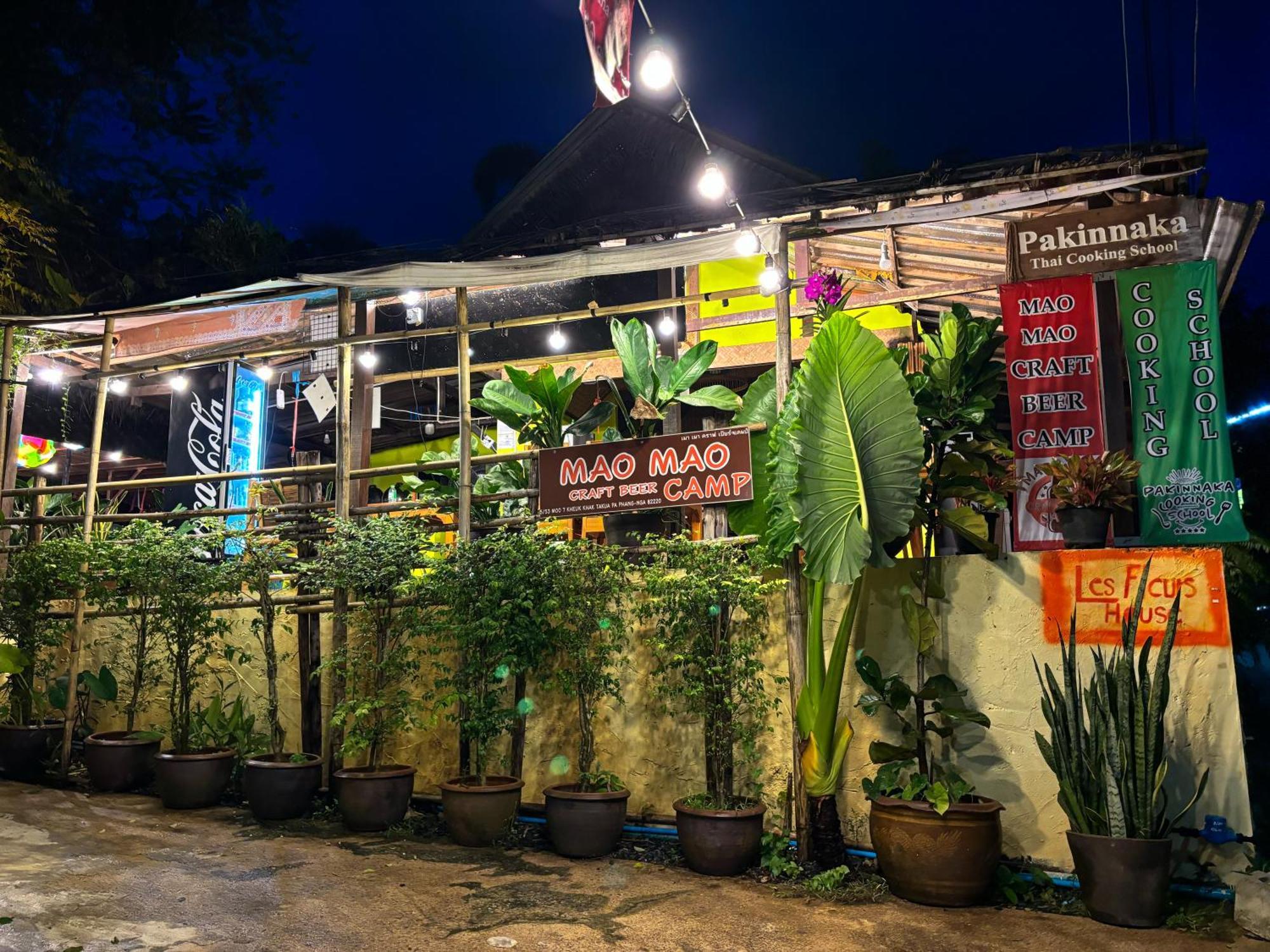 Bed and Breakfast Les Fleurs House Khao Lak Exteriér fotografie