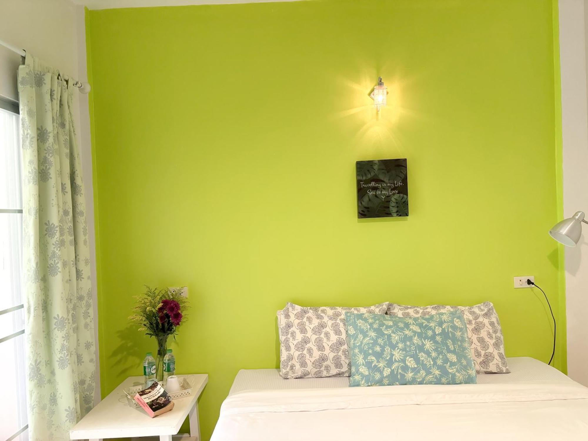 Bed and Breakfast Les Fleurs House Khao Lak Exteriér fotografie