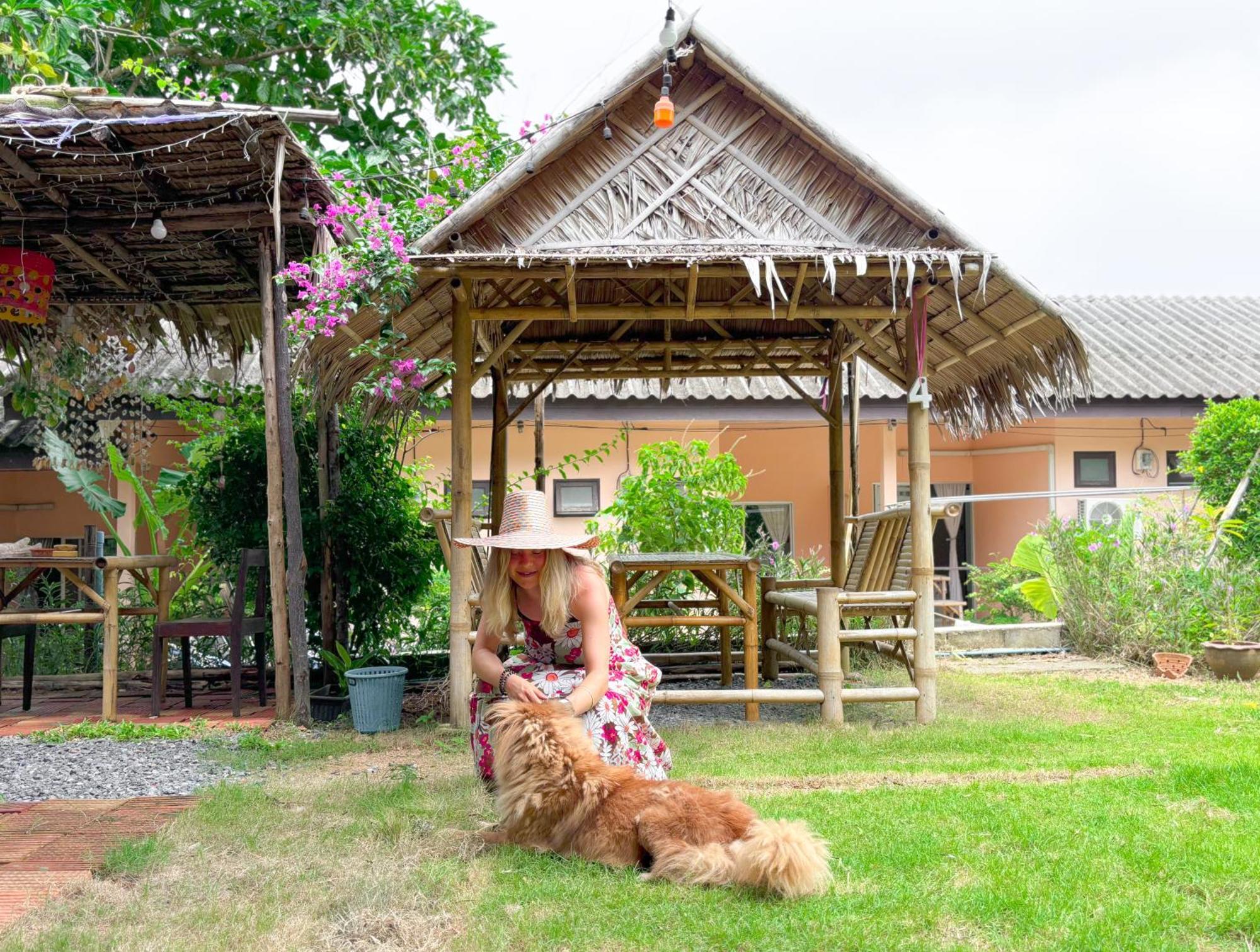 Bed and Breakfast Les Fleurs House Khao Lak Exteriér fotografie
