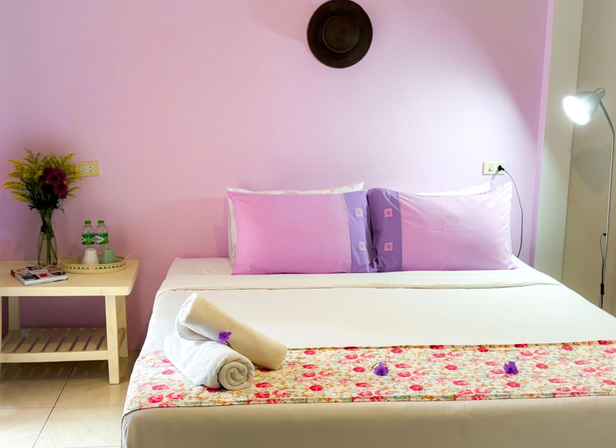Bed and Breakfast Les Fleurs House Khao Lak Exteriér fotografie