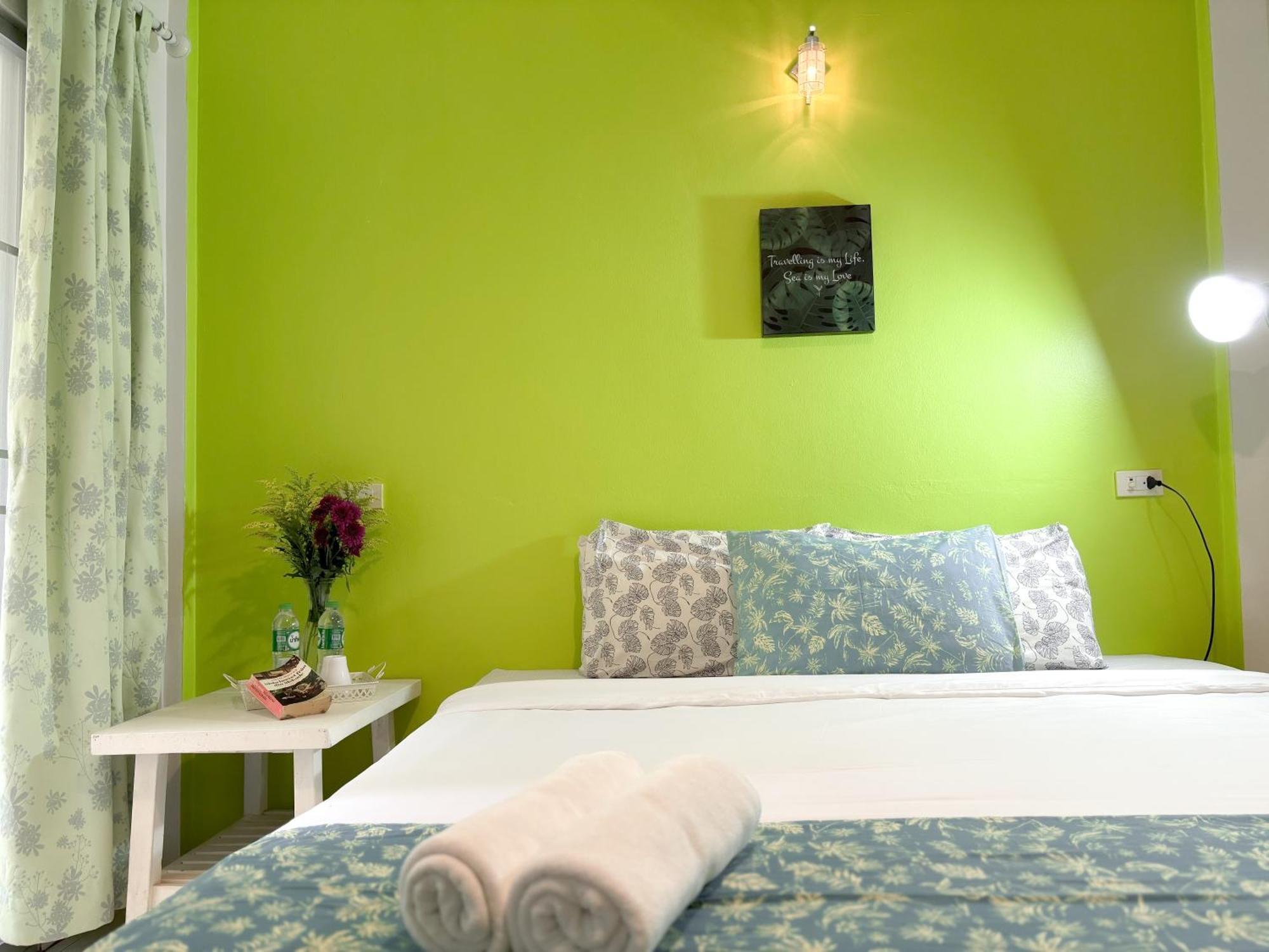 Bed and Breakfast Les Fleurs House Khao Lak Exteriér fotografie
