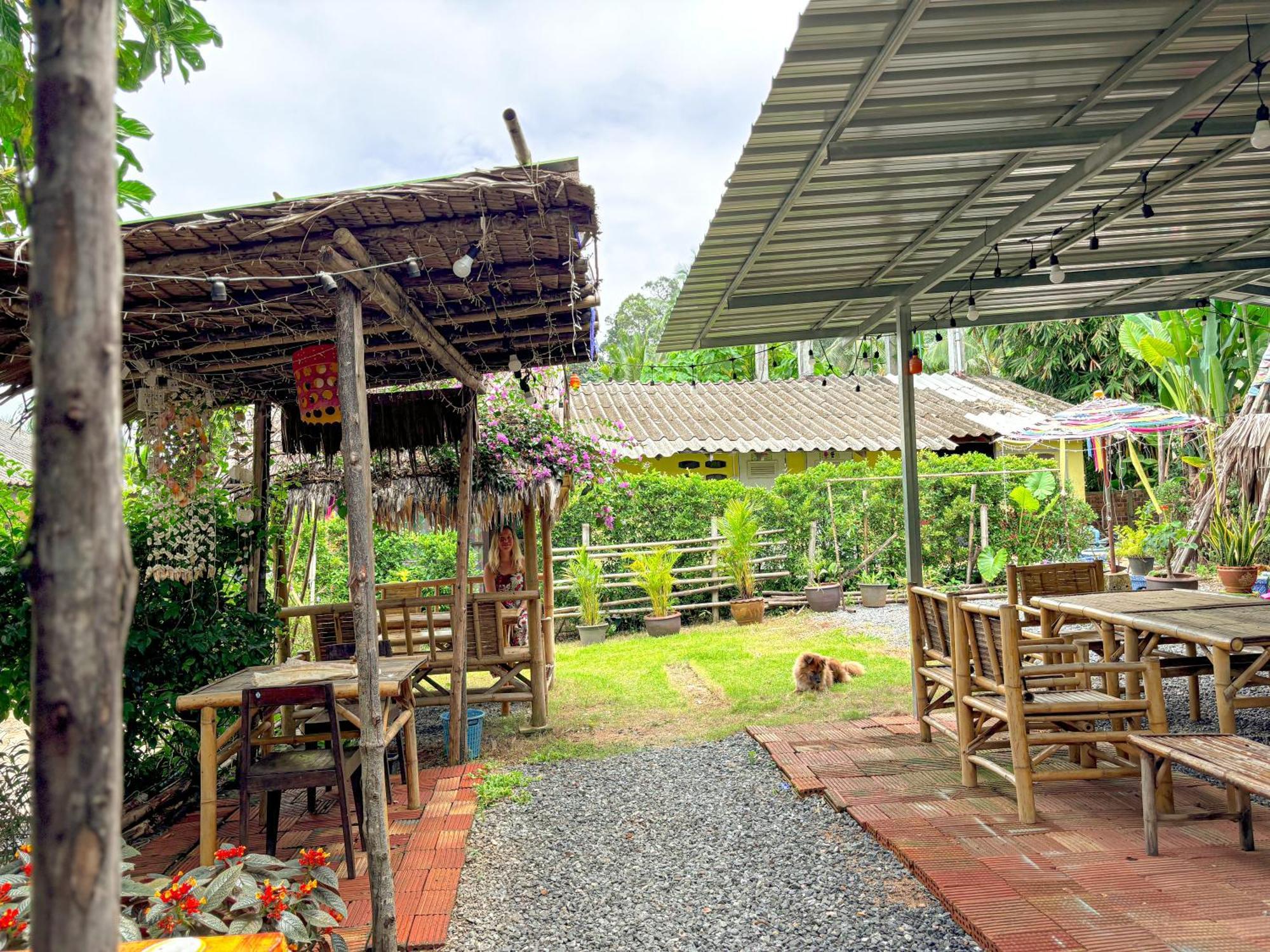 Bed and Breakfast Les Fleurs House Khao Lak Exteriér fotografie