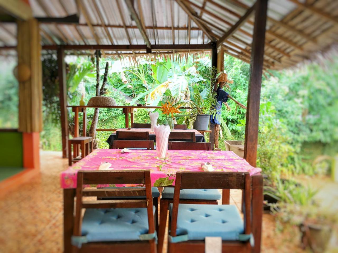 Bed and Breakfast Les Fleurs House Khao Lak Exteriér fotografie